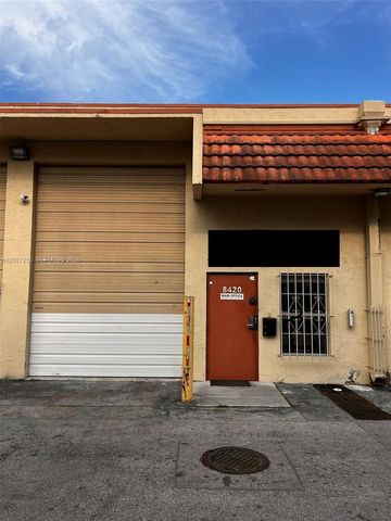 8420 NW 61st St, Miami, FL 33166
