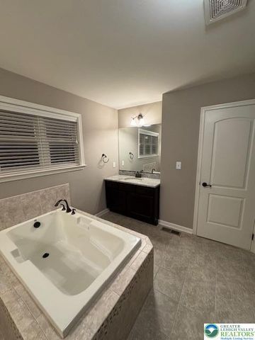 3920 White Barn Lane, Bethlehem Twp, PA 18045