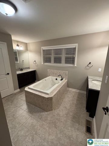 3920 White Barn Lane, Bethlehem Twp, PA 18045