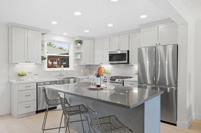 797 6th Avenue, Redwood City, CA 94063