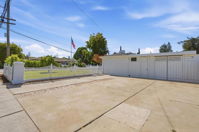 797 6th Avenue, Redwood City, CA 94063