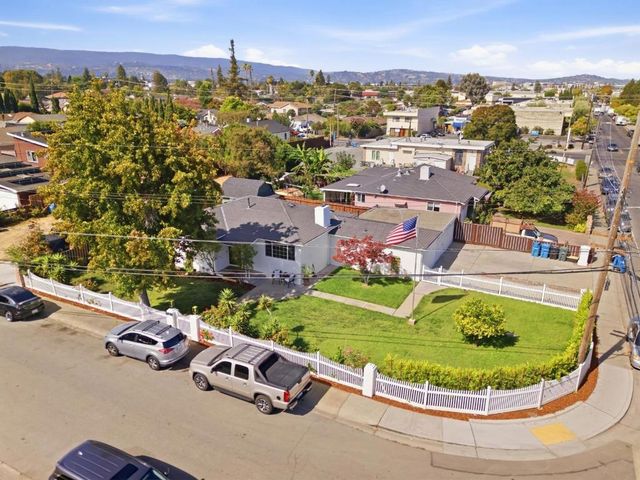 797 6th Avenue, Redwood City, CA 94063
