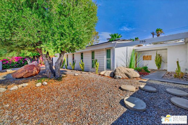 796 E Racquet Club Road, Palm Springs, CA 92262