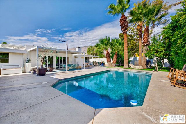 796 E Racquet Club Road, Palm Springs, CA 92262