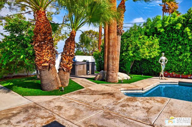 796 E Racquet Club Road, Palm Springs, CA 92262