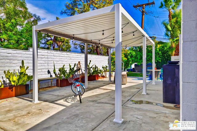 796 E Racquet Club Road, Palm Springs, CA 92262