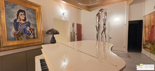 796 E Racquet Club Road, Palm Springs, CA 92262