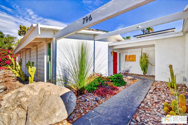 796 E Racquet Club Road, Palm Springs, CA 92262