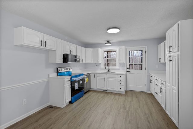 242 Hawk Lane, Fountain Inn, SC 29644