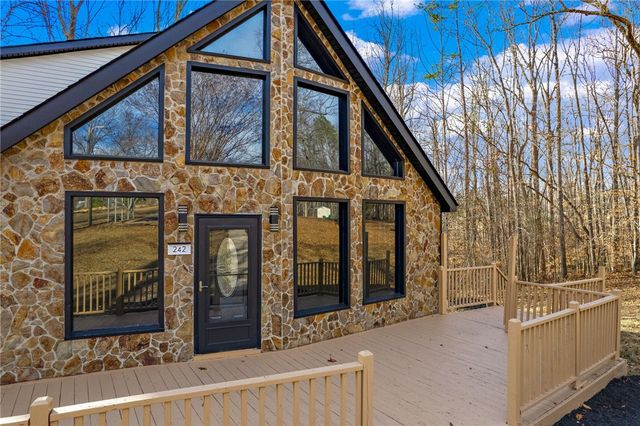 242 Hawk Lane, Fountain Inn, SC 29644