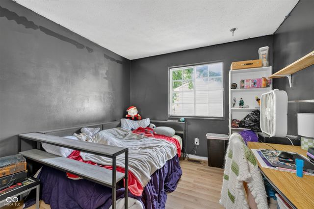 1317 Chesterfield Drive, Anderson, IN 46012