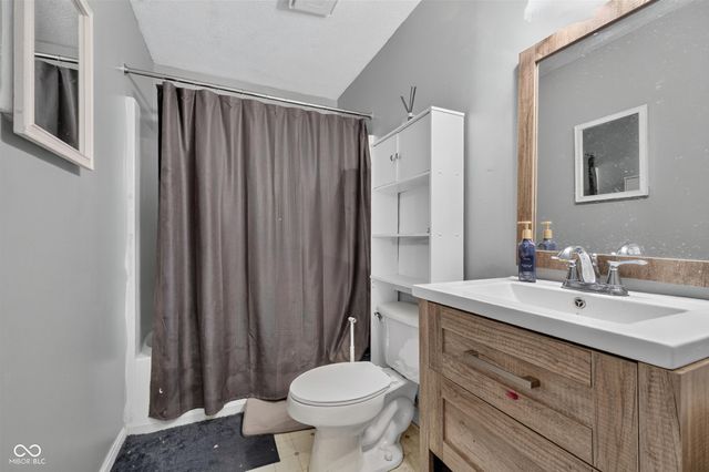 1317 Chesterfield Drive, Anderson, IN 46012