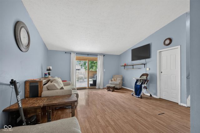 1317 Chesterfield Drive, Anderson, IN 46012