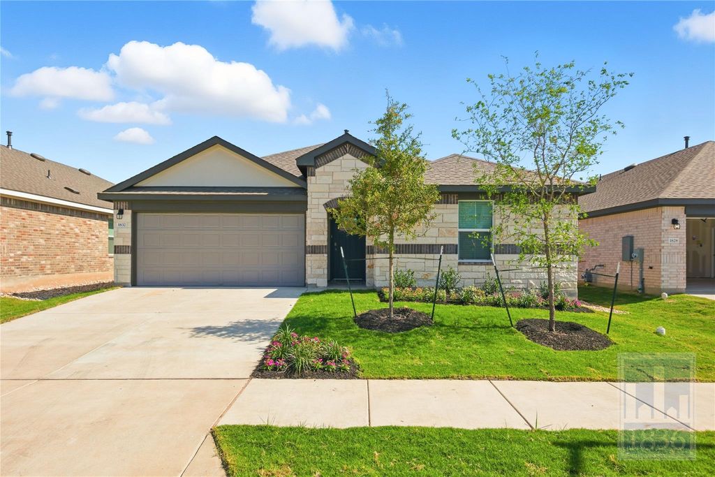 1832 Buntline Hitch DR, Leander, TX 78641