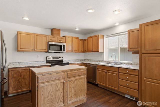 5807 S Ferdinand Street, Tacoma, WA 98409