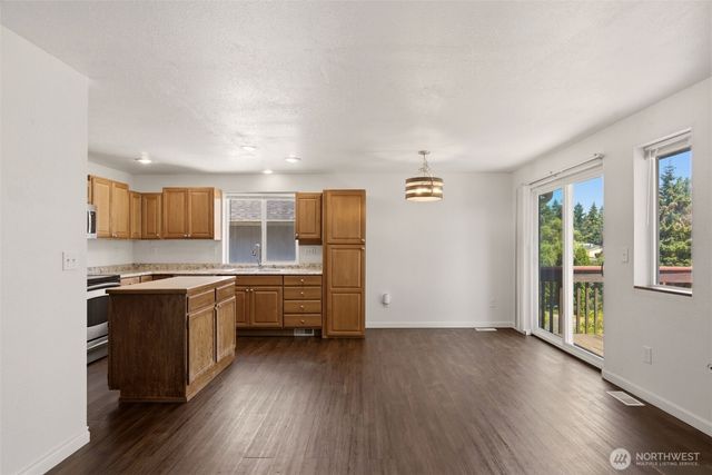 5807 S Ferdinand Street, Tacoma, WA 98409
