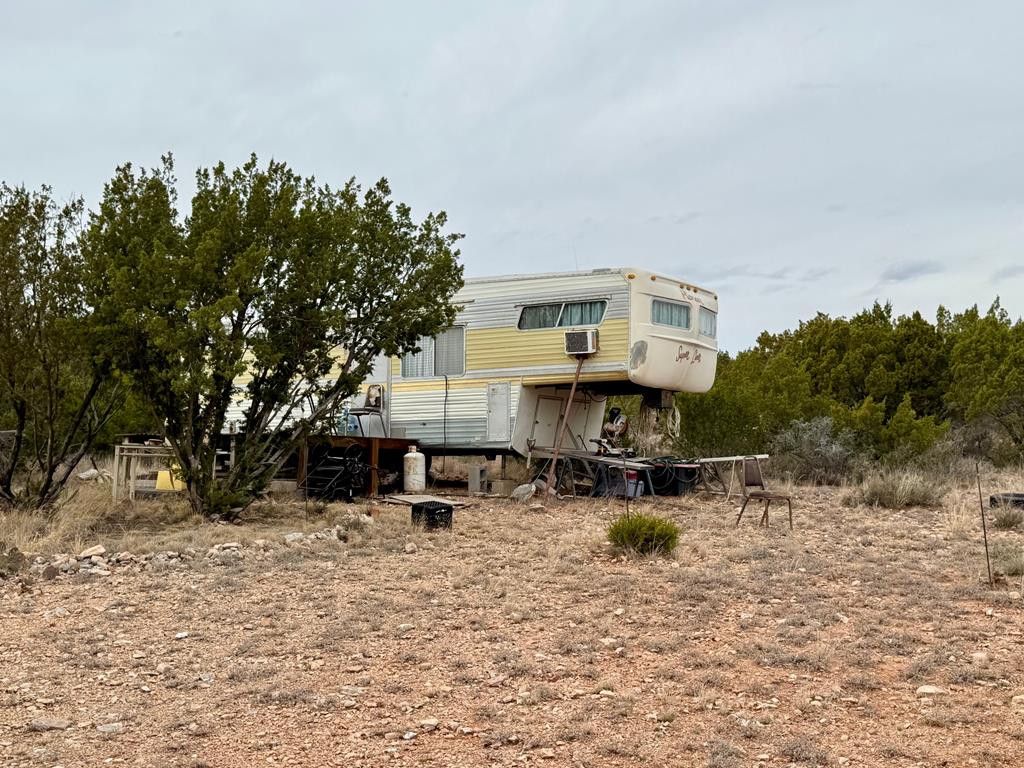 Image 13 of property listing at 537 Lone Mills Road, Robert Lee, TX 76945