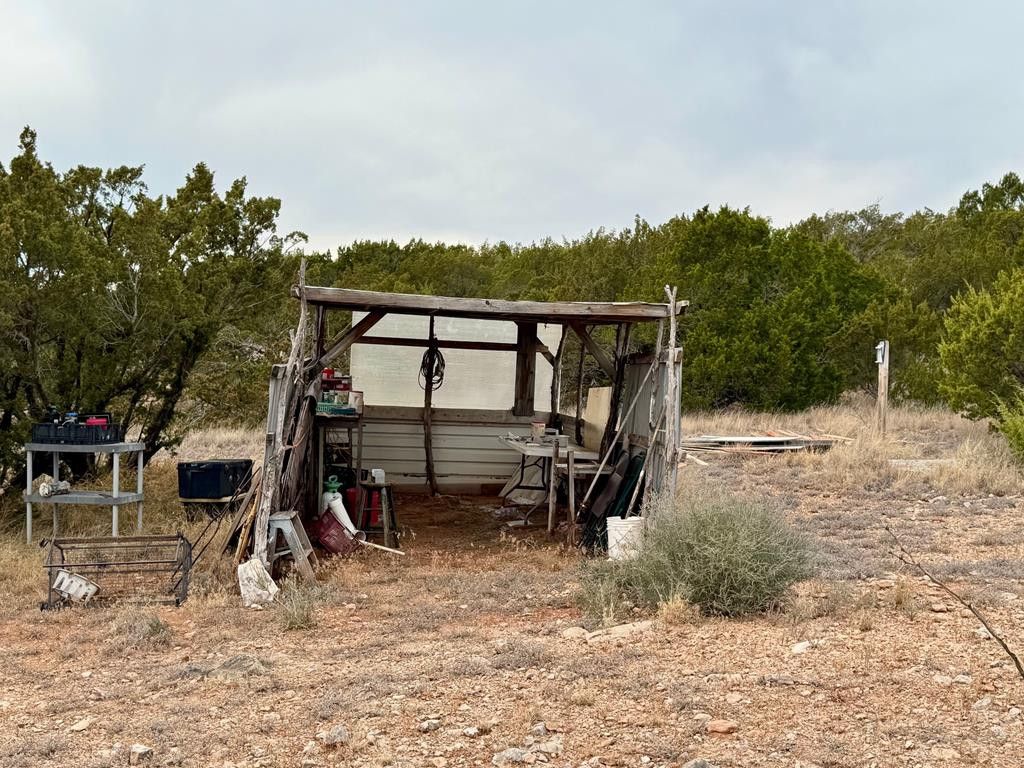 Image 14 of property listing at 537 Lone Mills Road, Robert Lee, TX 76945