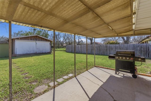 404 Childers Avenue, Benbrook, TX 76126