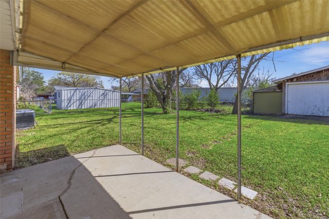 404 Childers Avenue, Benbrook, TX 76126