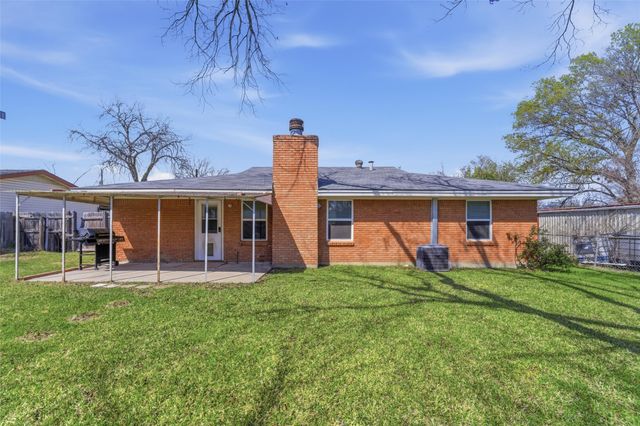 404 Childers Avenue, Benbrook, TX 76126