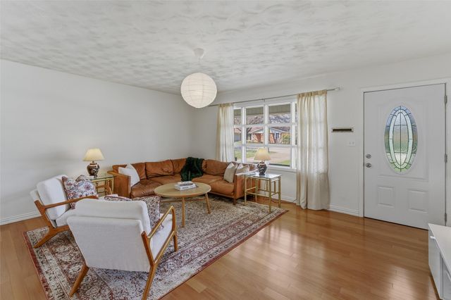 404 Childers Avenue, Benbrook, TX 76126