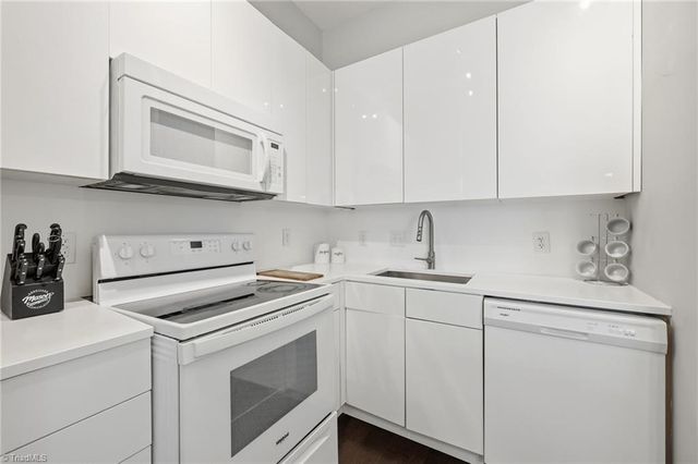 810 W 4th Street 404, Winston-salem, NC 27101