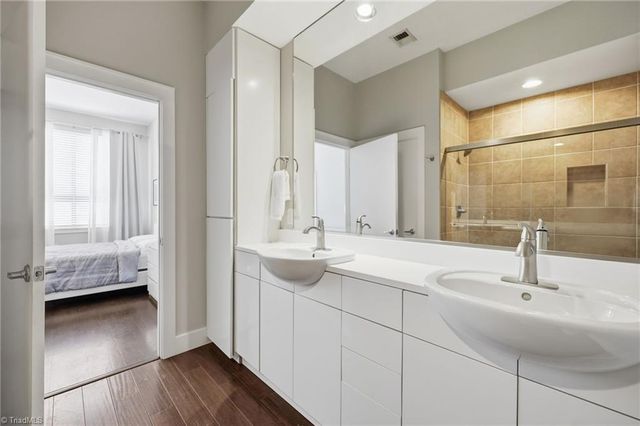 810 W 4th Street 404, Winston-salem, NC 27101