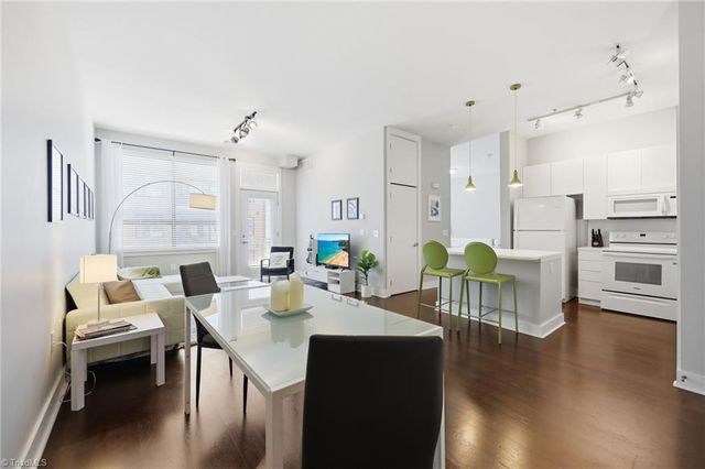 810 W 4th Street 404, Winston-salem, NC 27101
