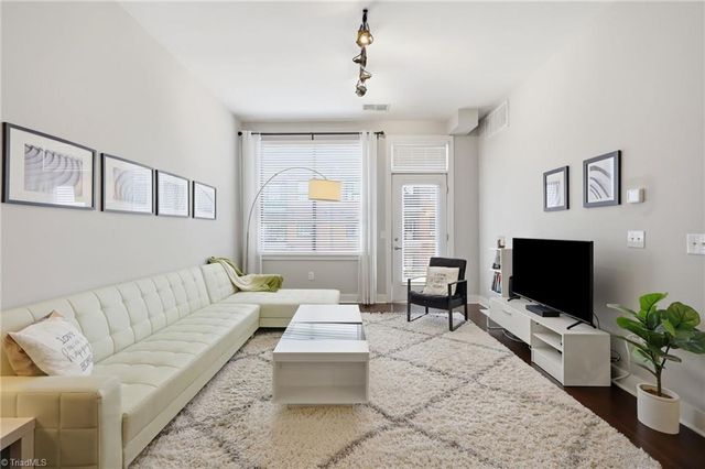 810 W 4th Street 404, Winston-salem, NC 27101
