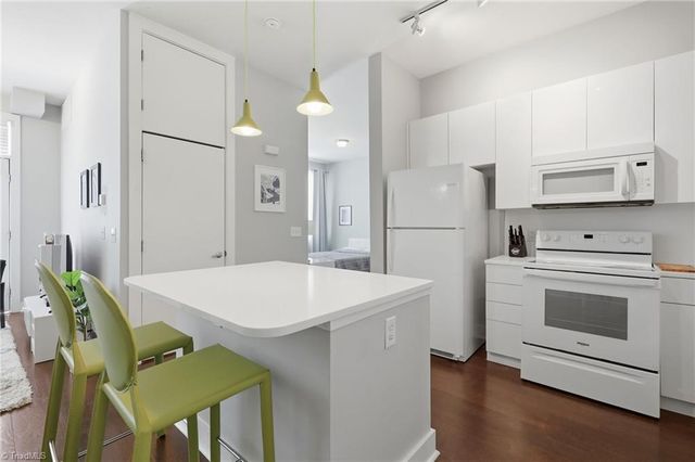 810 W 4th Street 404, Winston-salem, NC 27101