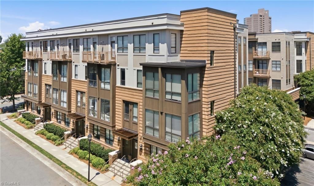 810 W 4th Street 404, Winston-salem, NC 27101