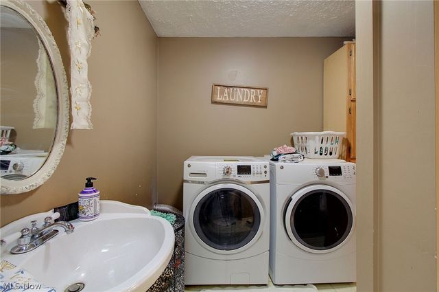 1495 Fredrickburg Drive, Youngstown, OH 44412