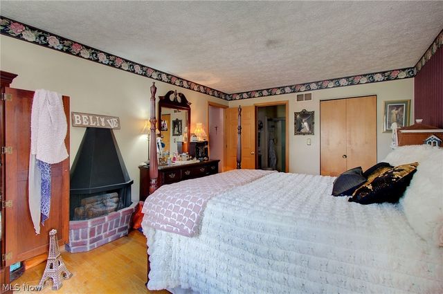 1495 Fredrickburg Drive, Youngstown, OH 44412