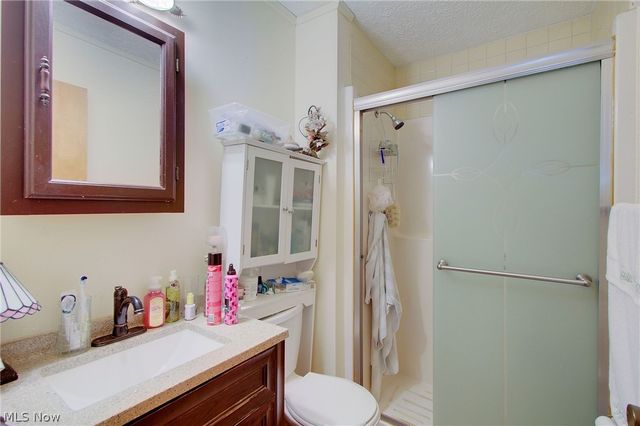 1495 Fredrickburg Drive, Youngstown, OH 44412