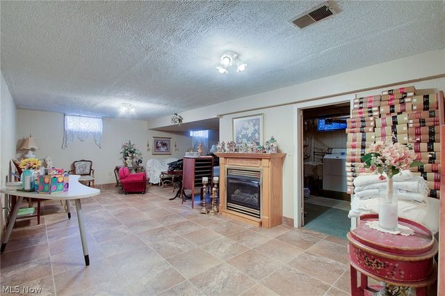 1495 Fredrickburg Drive, Youngstown, OH 44412