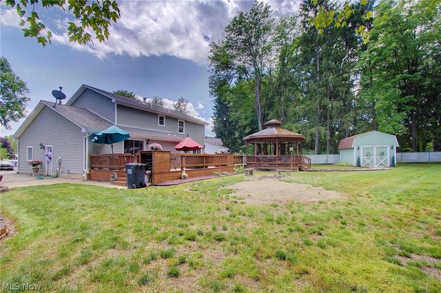 1495 Fredrickburg Drive, Youngstown, OH 44412
