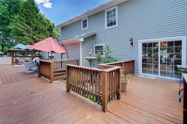1495 Fredrickburg Drive, Youngstown, OH 44412