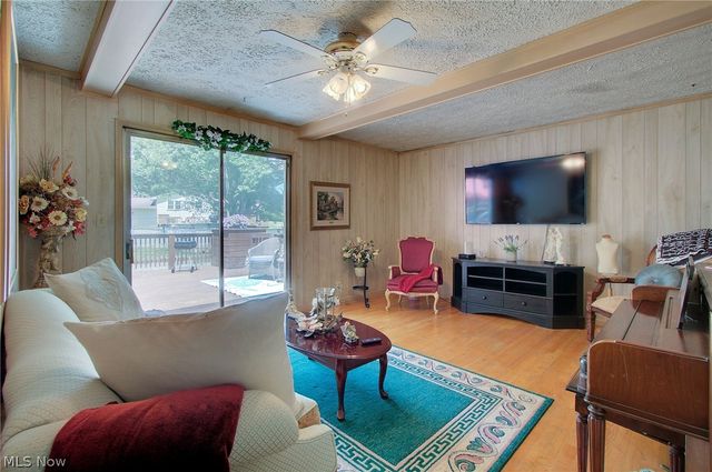 1495 Fredrickburg Drive, Youngstown, OH 44412