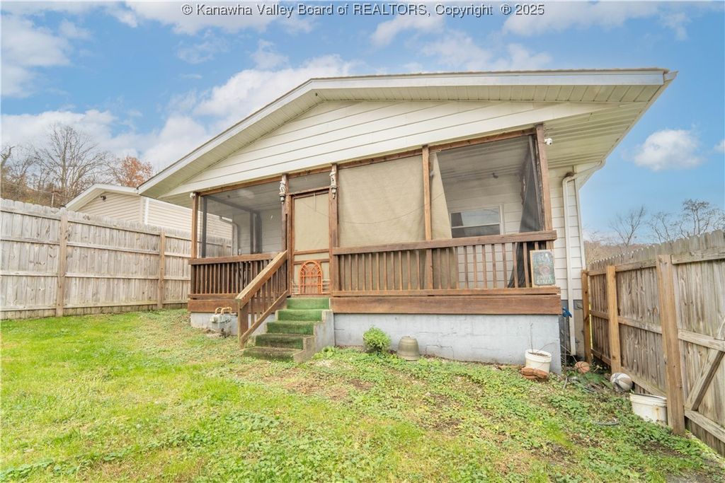 110 Carte Street, St Albans, WV 25177