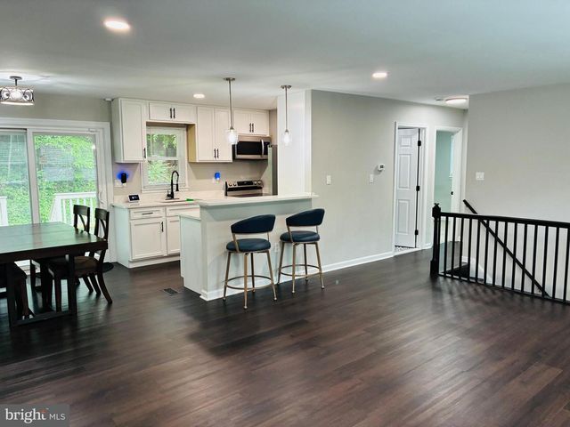 1827 HYLTON AVE, Woodbridge, VA 22191