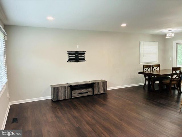 1827 HYLTON AVE, Woodbridge, VA 22191