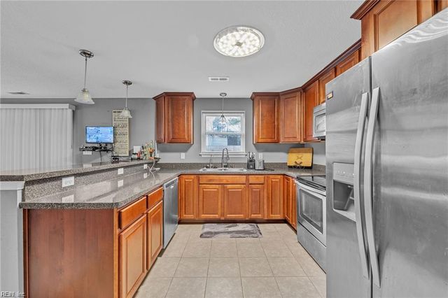 5616 Paca LN, Virginia Beach, VA 23462