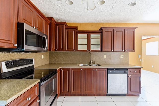 6600 NW 26th St, Sunrise, FL 33313