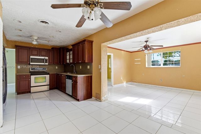 6600 NW 26th St, Sunrise, FL 33313