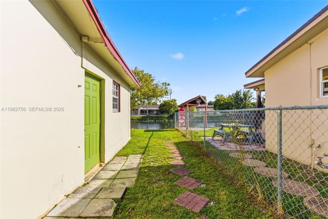 6600 NW 26th St, Sunrise, FL 33313