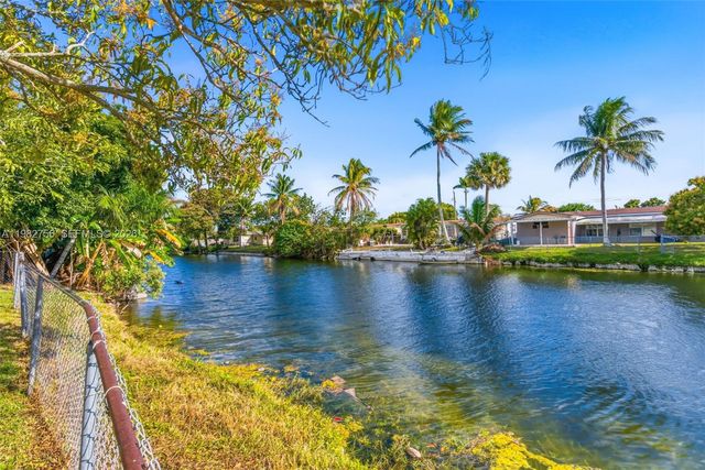 6600 NW 26th St, Sunrise, FL 33313