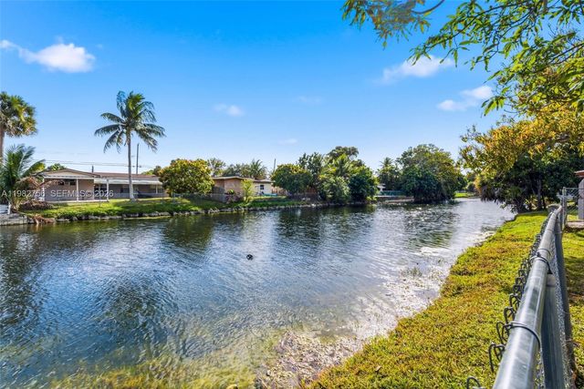 6600 NW 26th St, Sunrise, FL 33313