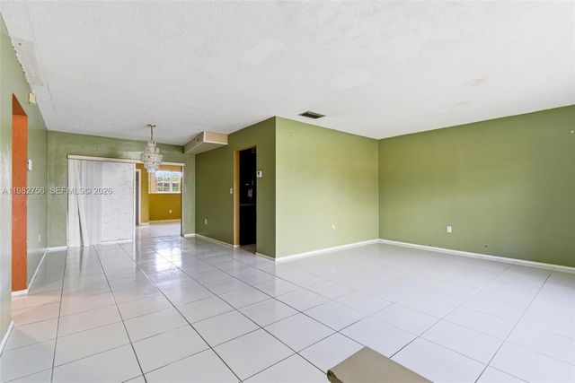 6600 NW 26th St, Sunrise, FL 33313