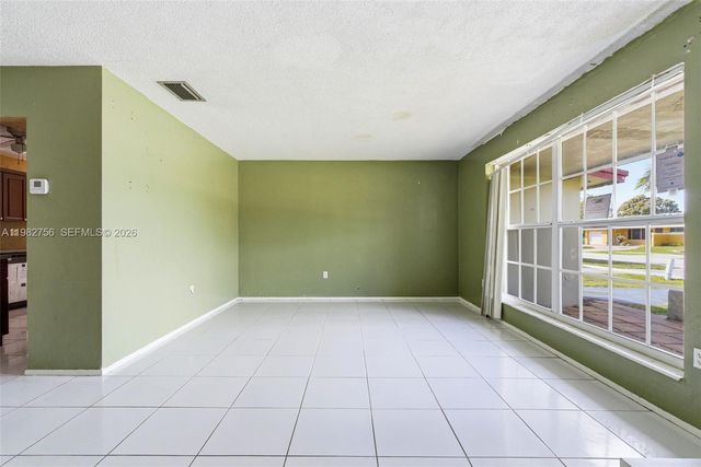6600 NW 26th St, Sunrise, FL 33313